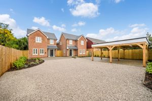 External/Driveway/Car Port- click for photo gallery